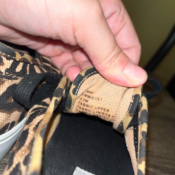 STEVE MADDEN cheetah platform sneakers! Great for Cheetah costume - Picture 6 of 7